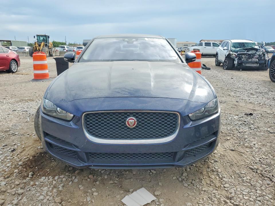Снимка 5 от търг – 2018 JAGUAR XE с VIN SAJAR4FX7JCP23366