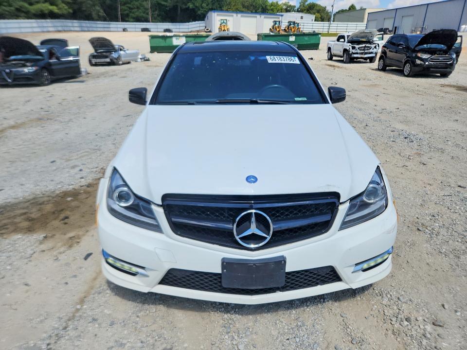 Photo 5 from auction – 2013 MERCEDES-BENZ C with VIN WDDGF8AB6DR288965