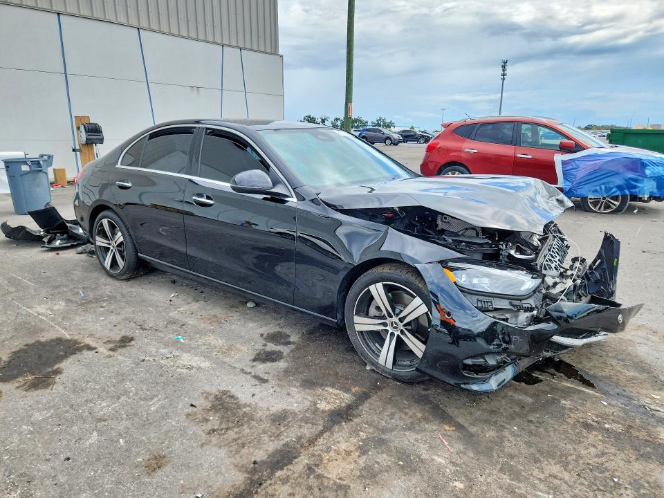 Снимка 4 от търг – 2025 MERCEDES-BENZ C с VIN W1KAF4GB6SR239378
