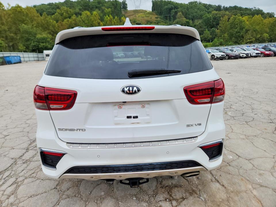 Photo 6 from auction – 2019 KIA SORENTO with VIN 5XYPKDA51KG568023