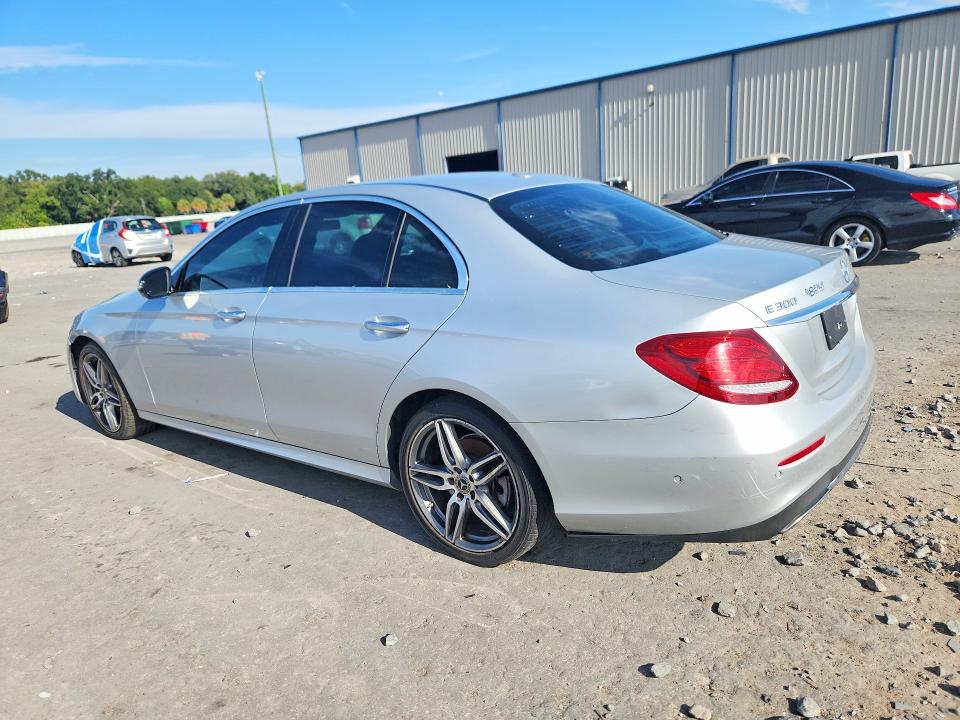 Photo 2 from auction – 2018 MERCEDES-BENZ E with VIN WDDZF4JB3JA443855