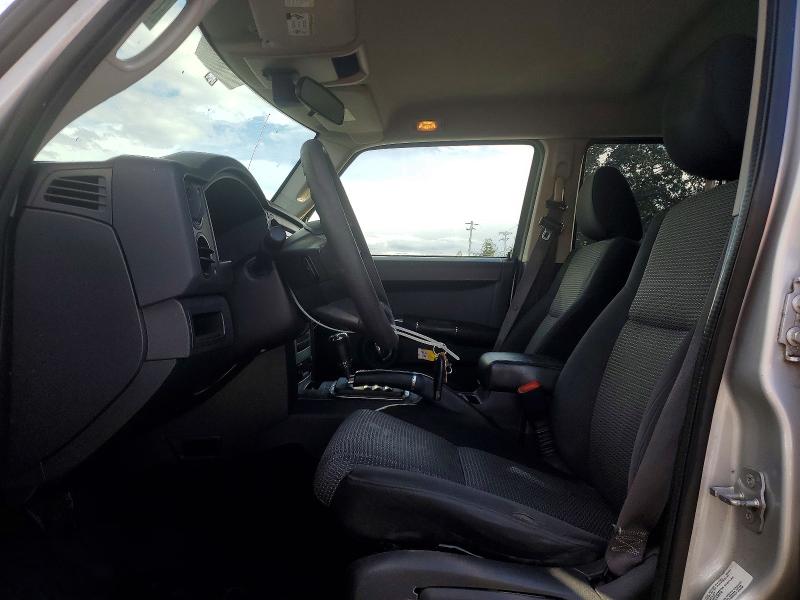 Photo 7 from auction – 2010 JEEP COMMANDER with VIN 1J4RG4GK3AC101559