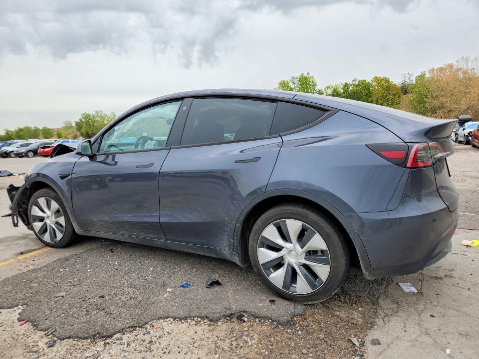 Снимка 2 от търг – 2022 TESLA MODEL Y с VIN 7SAYGDEE9NF357912