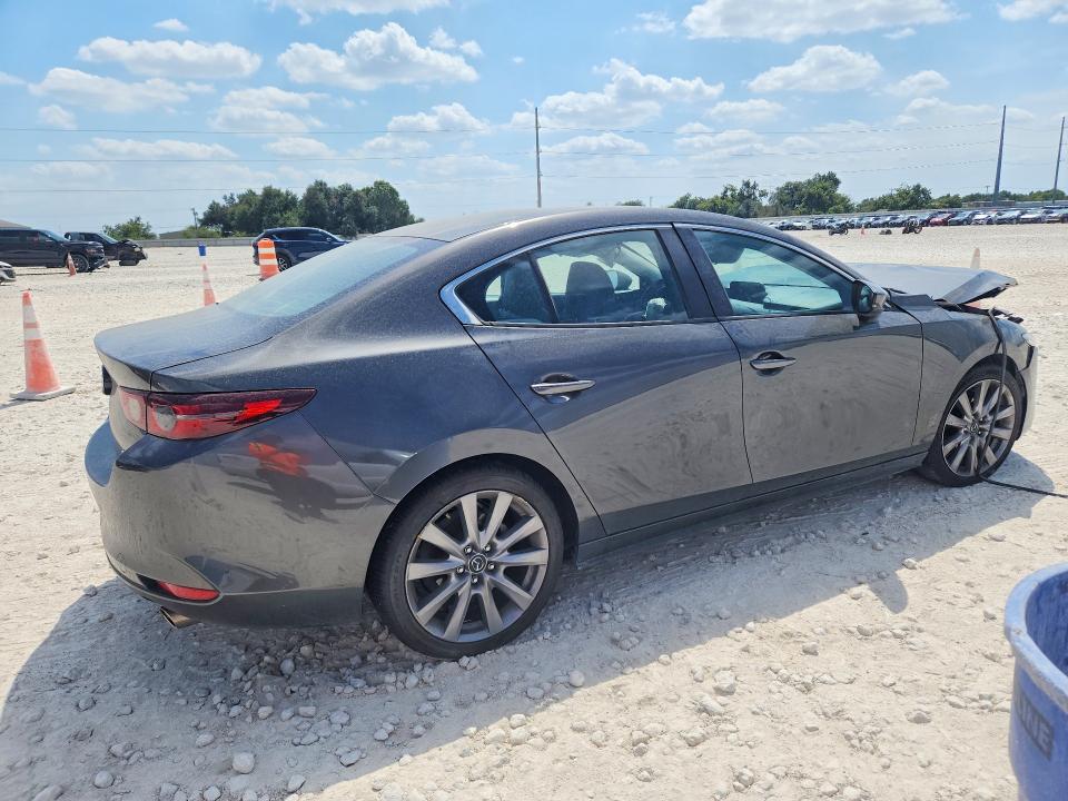 Foto 3 de la subasta – 2021 MAZDA 3 con VIN JM1BPABL1M1317772