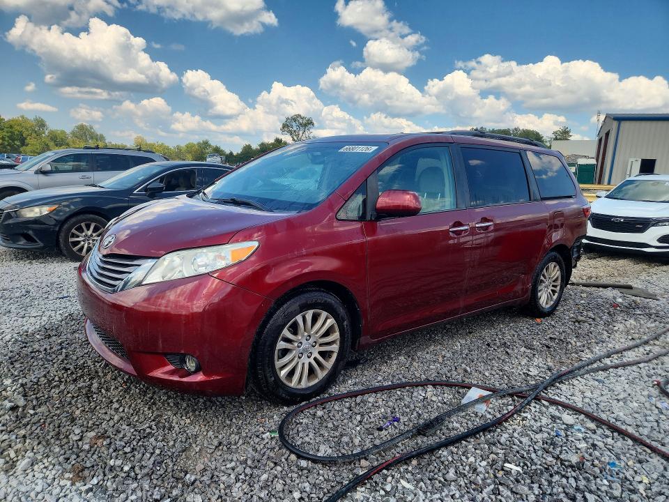 TOYOTA SIENNA 2015 with VIN 5TDYK3DC0FS606178 - Photo from auction