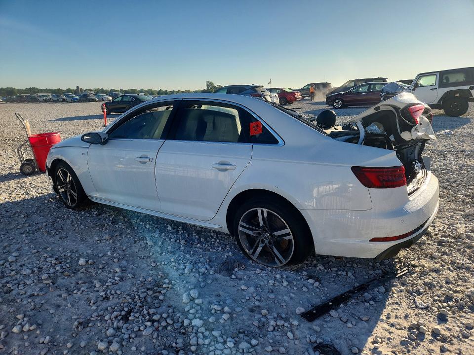 Снимка 2 от търг – 2018 AUDI A4 с VIN WAUENAF45JN019815