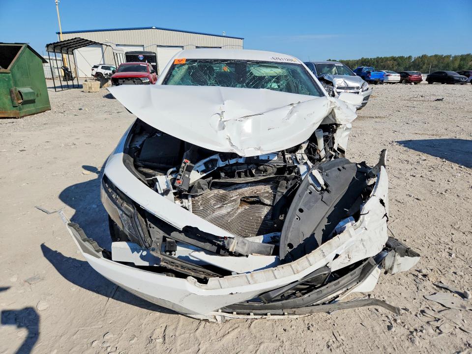 Photo 5 from auction – 2018 CHEVROLET IMPALA with VIN 2G1105S33J9161516