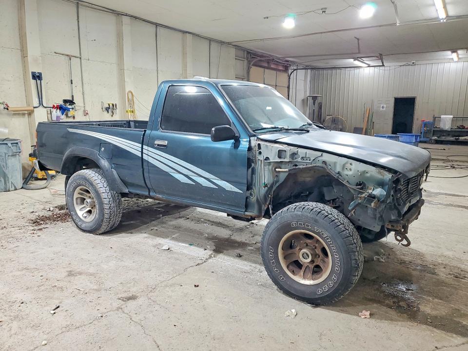Photo 4 from auction – 1994 TOYOTA PICKUP with VIN 4TAVN01D7RZ210723