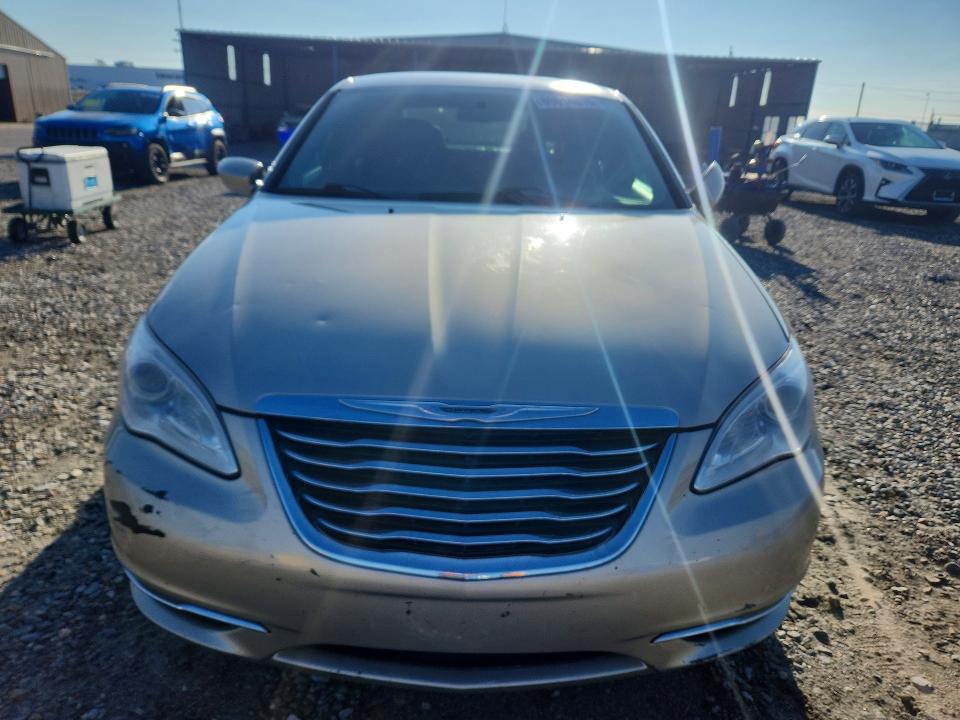 صورة رقم 5 من المزاد - 2014 CHRYSLER 200 مع VIN 1C3CCBAB4EN210759