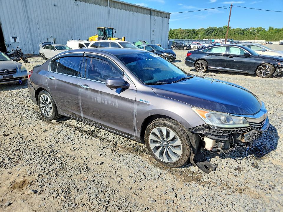 Photo 4 from auction – 2017 HONDA ACCORD with VIN JHMCR6F31HC016093