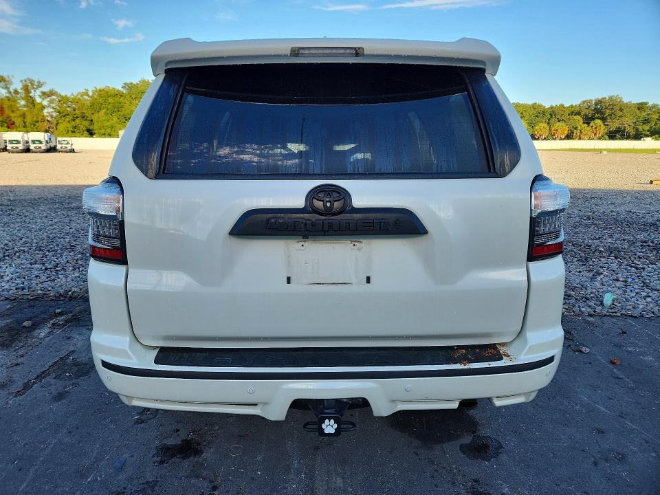 Photo 6 from auction – 2020 TOYOTA 4RUNNER with VIN JTEZU5JR4L5227930