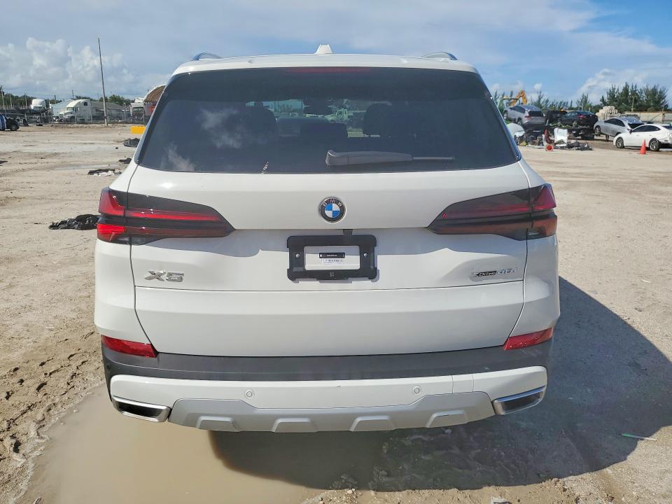 صورة رقم 6 من المزاد - 2026 BMW X5 مع VIN 5UX23EU09T9372331
