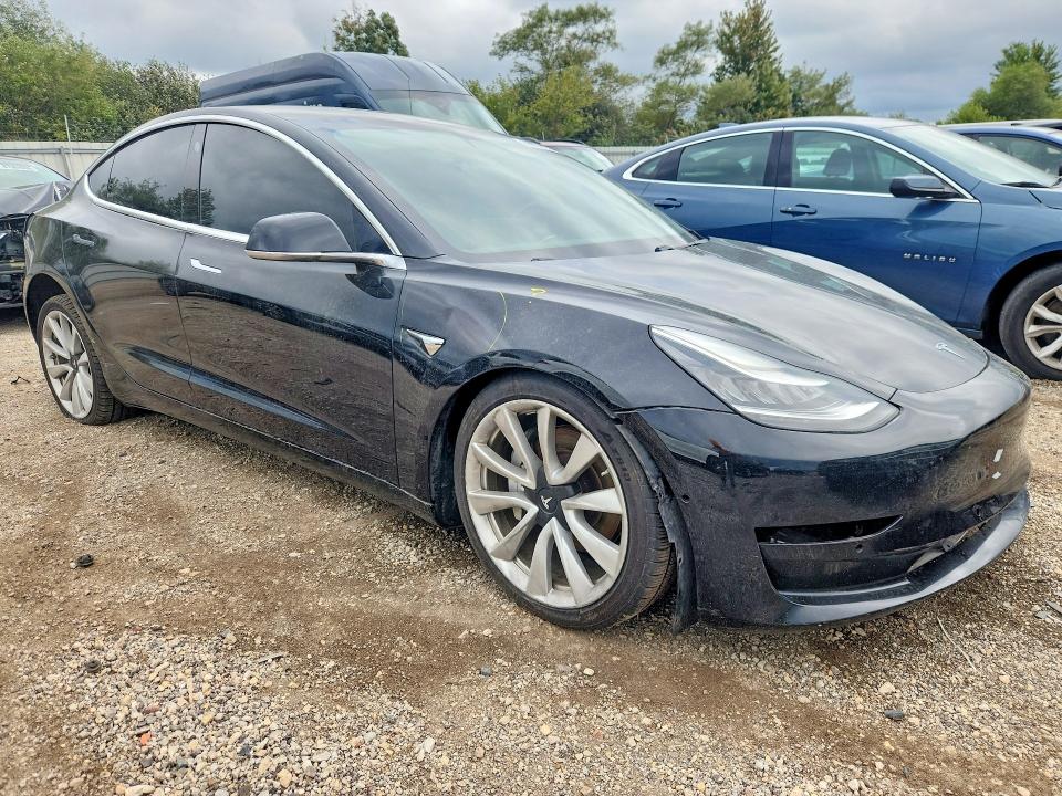 Снимка 4 от търг – 2019 TESLA MODEL 3 с VIN 5YJ3E1EBXKF199920