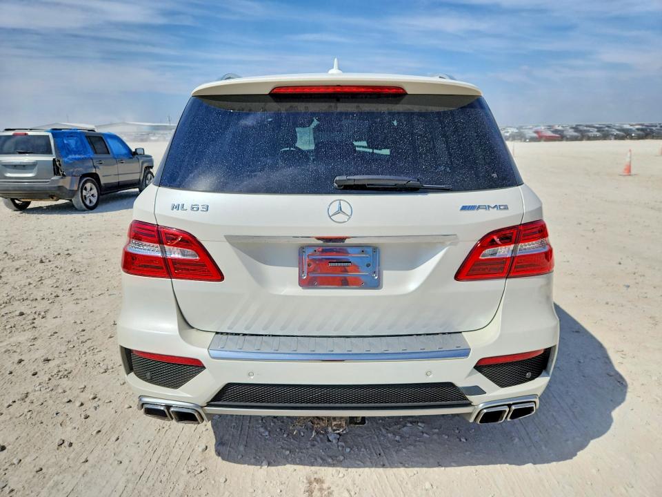 Photo 6 from auction – 2015 MERCEDES-BENZ ML with VIN 4JGDA7EB4FA551208