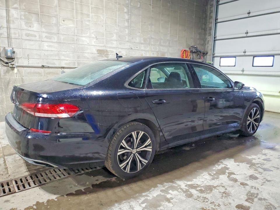 Photo 3 from auction – 2022 VOLKSWAGEN PASSAT with VIN 1VWSA7A36NC008324