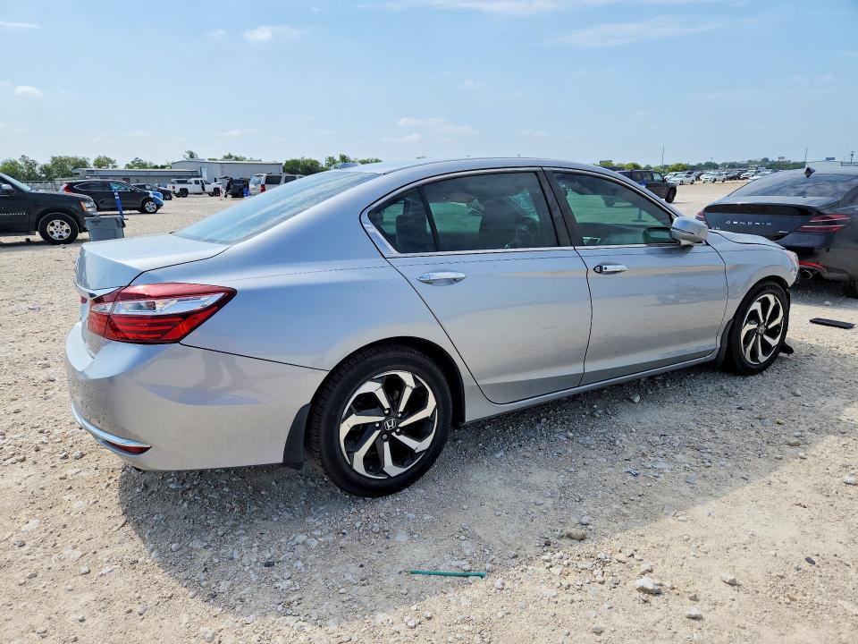 Photo 3 from auction – 2017 HONDA ACCORD with VIN 1HGCR2F80HA137488