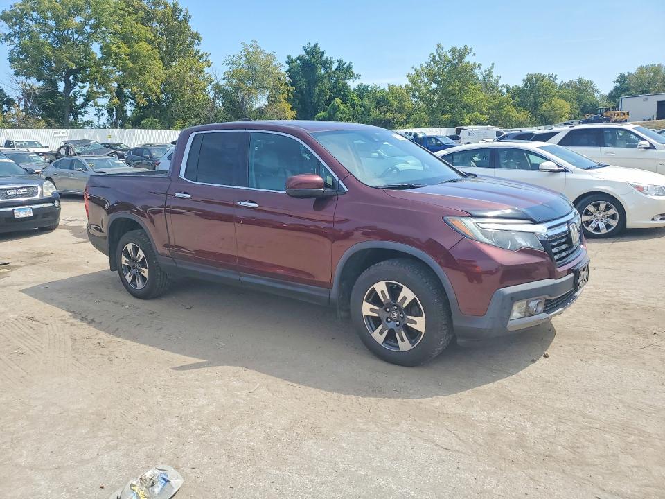 Фото 4 с аукциона – 2017 HONDA RIDGELINE с VIN 5FPYK3F72HB031385