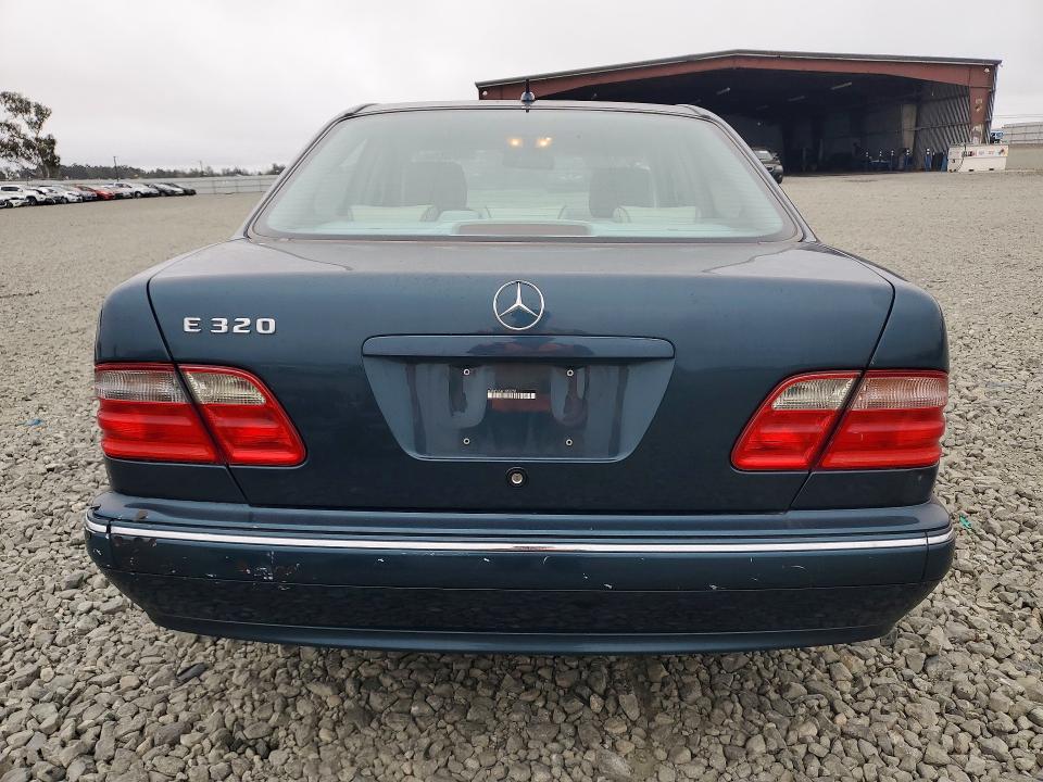 Снимка 6 от търг – 2001 MERCEDES-BENZ E с VIN WDBJF65J41B337301