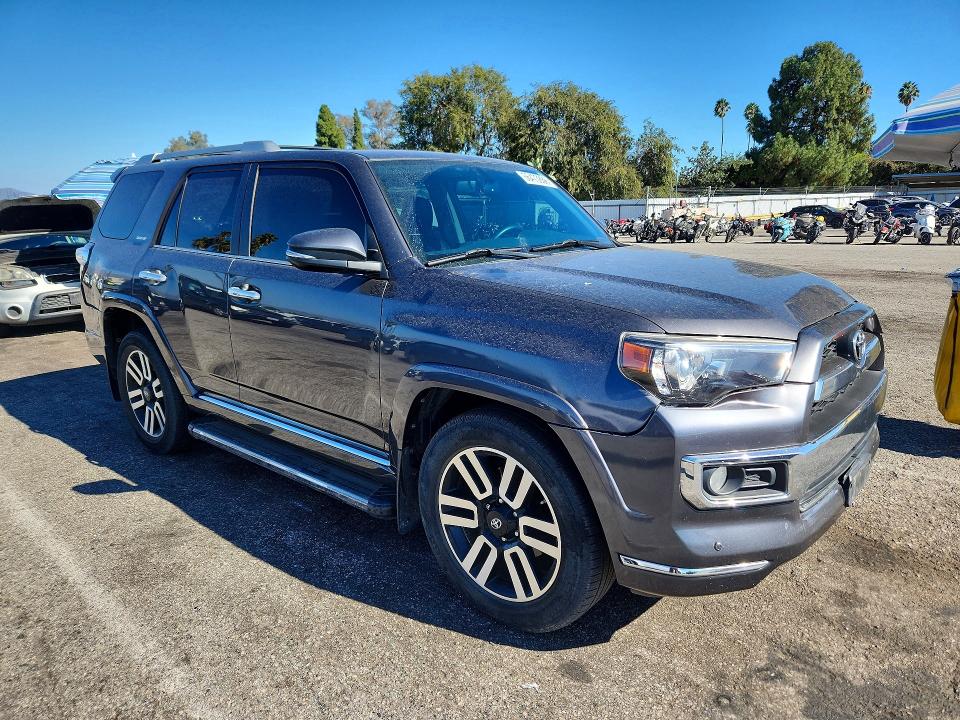 Photo 4 from auction – 2017 TOYOTA 4RUNNER with VIN JTEZU5JR0H5163361