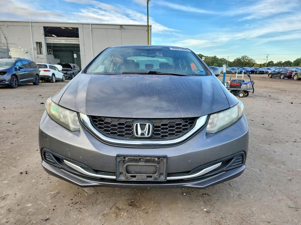 Снимка 5 от търг – 2013 HONDA CIVIC с VIN 2HGFB2F50DH598564