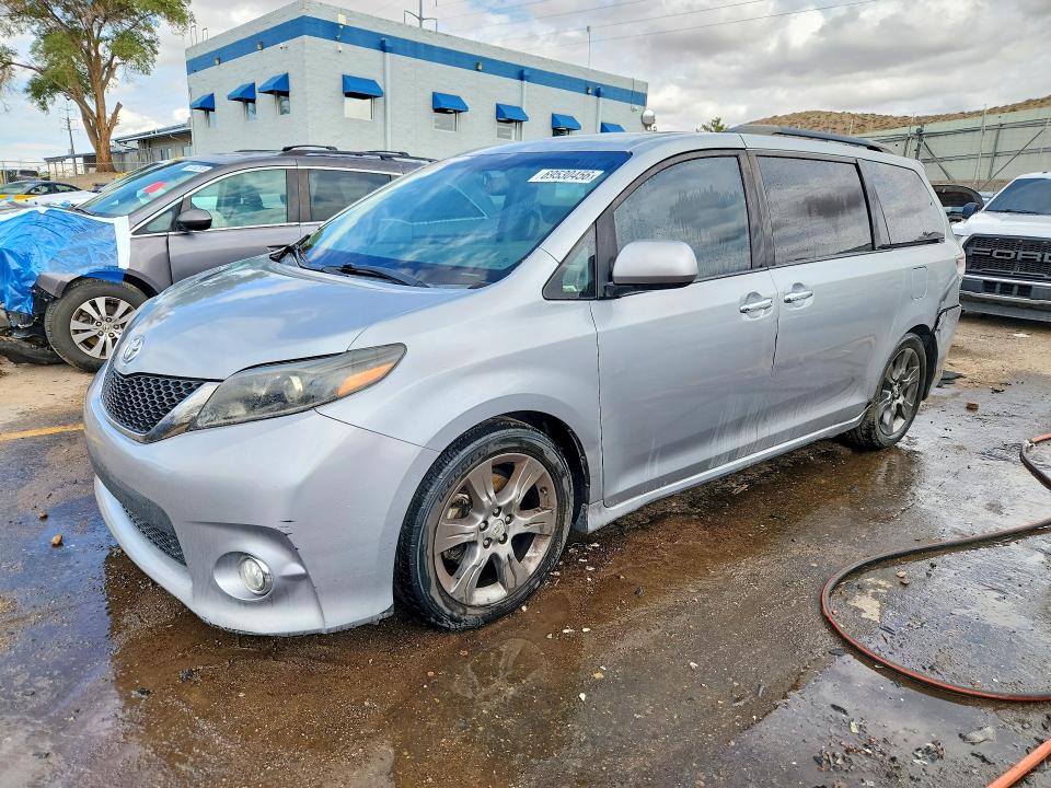 Photo 1 from auction – 2015 TOYOTA SIENNA with VIN 5TDXK3DC4FS644329