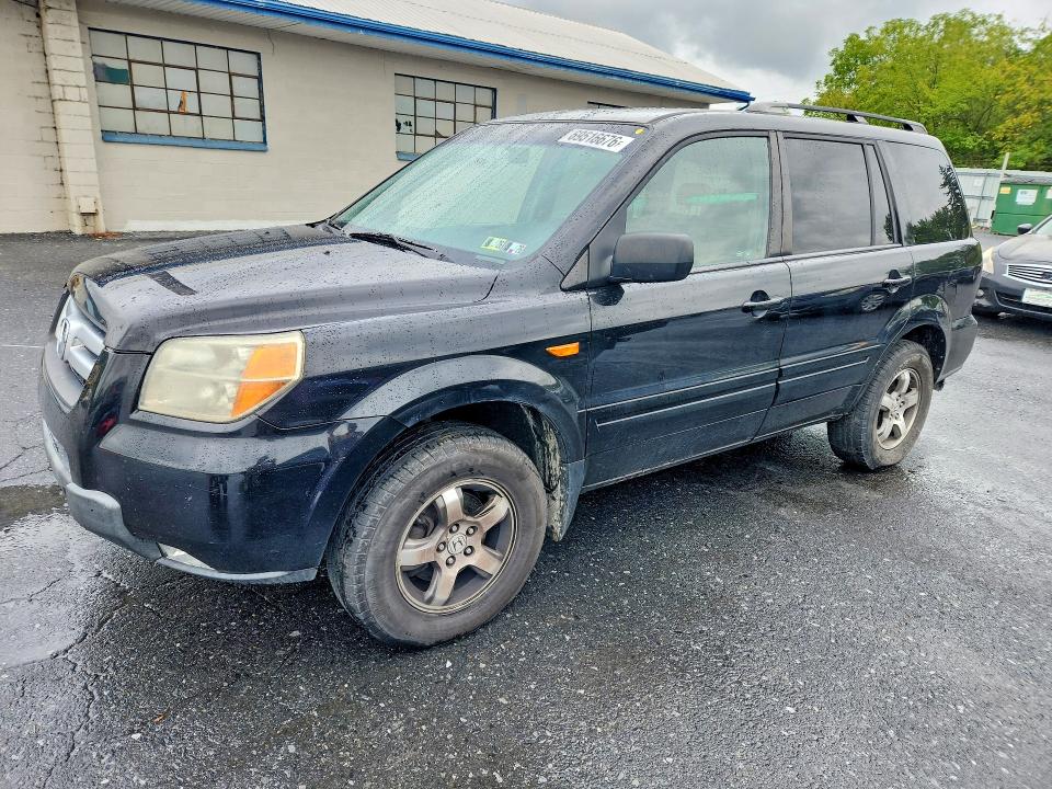 HONDA PILOT 2008 with VIN 5FNYF18708B045770 - Photo from auction