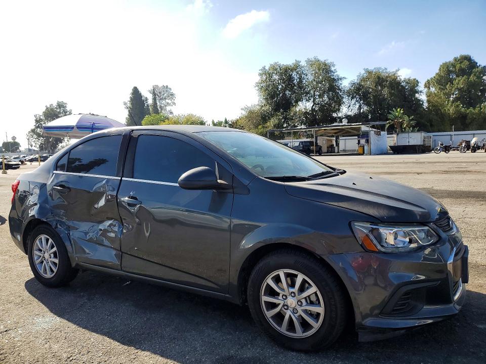 Photo 4 from auction – 2017 CHEVROLET SONIC with VIN 1G1JD5SG4H4157642