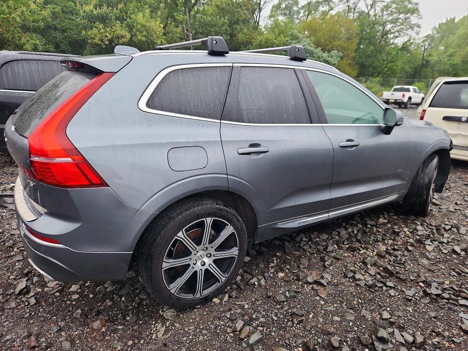 Photo 3 from auction – 2021 VOLVO XC60 with VIN YV4102RL1M1696541