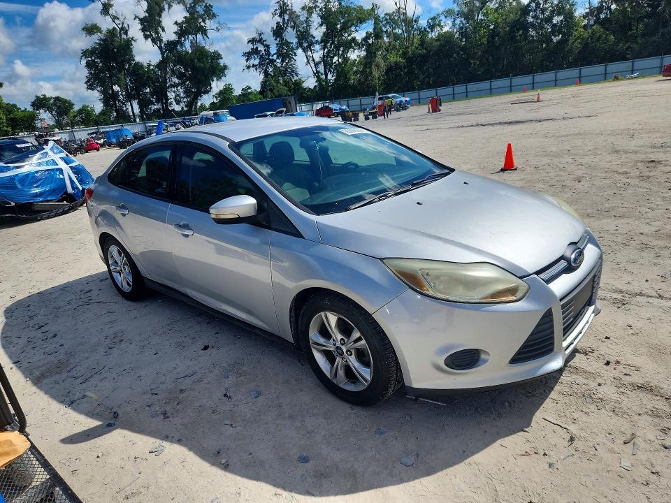 Photo 4 from auction – 2014 FORD FOCUS with VIN 1FADP3F21EL153134