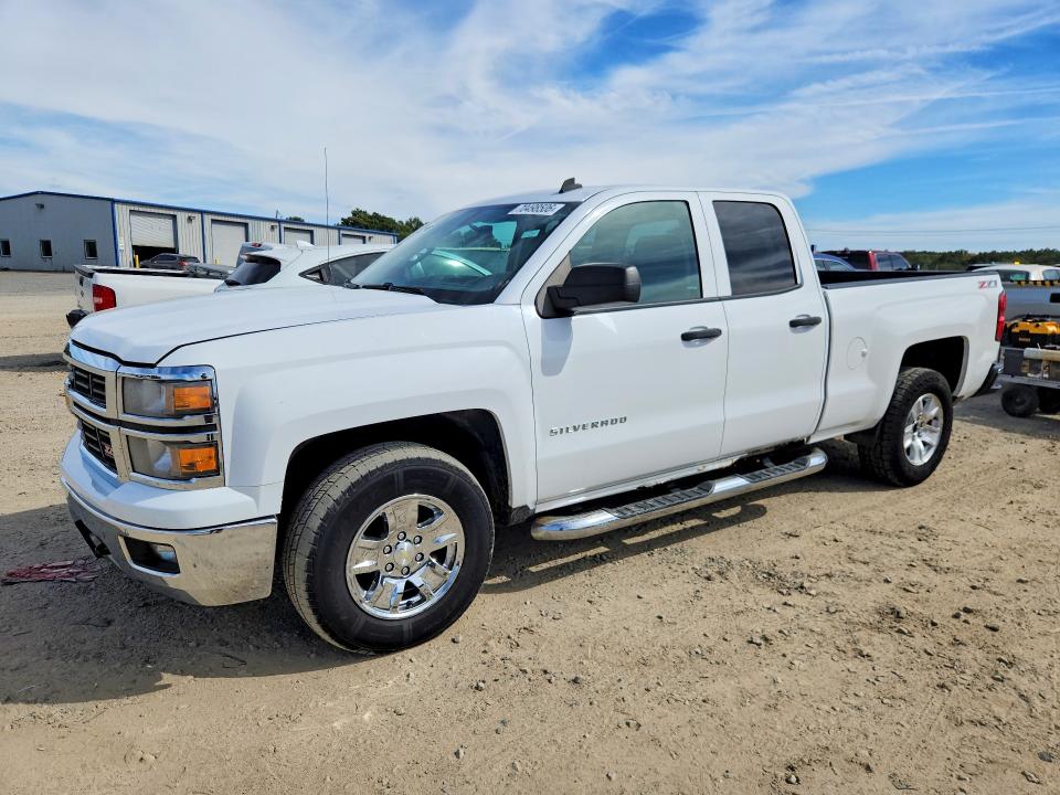 CHEVROLET SILVERADO 2014 with VIN 1GCVKREC7EZ134501 - Photo from auction