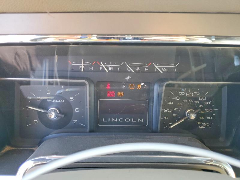 Photo 9 from auction – 2011 LINCOLN NAVIGATOR with VIN 5LMJJ3H59BEJ04598