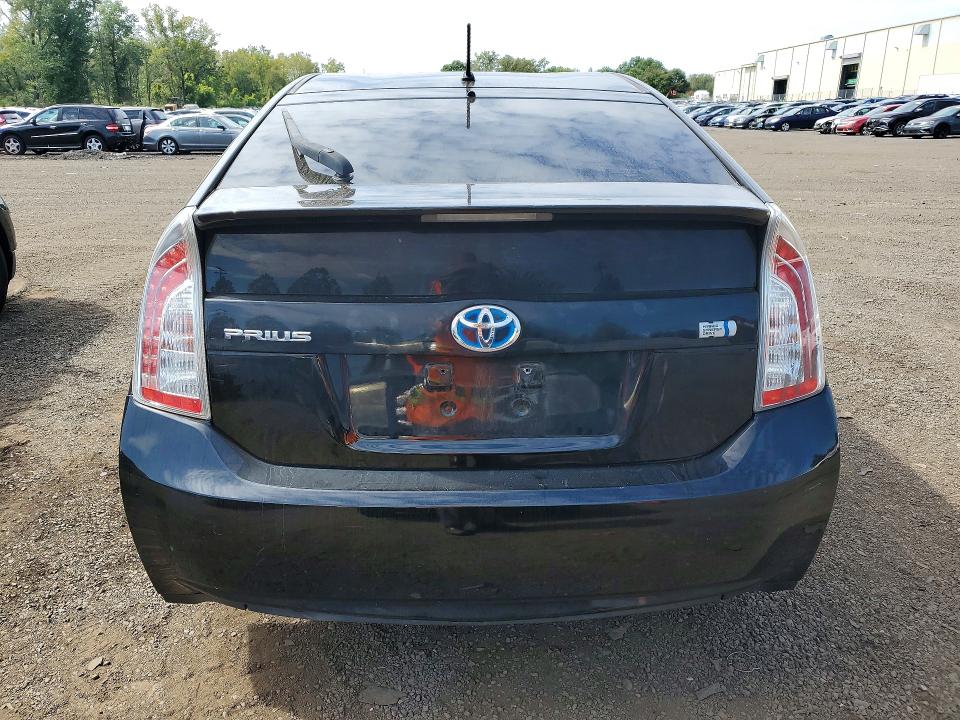 Photo 6 from auction – 2014 TOYOTA PRIUS with VIN JTDKN3DU1E1770380