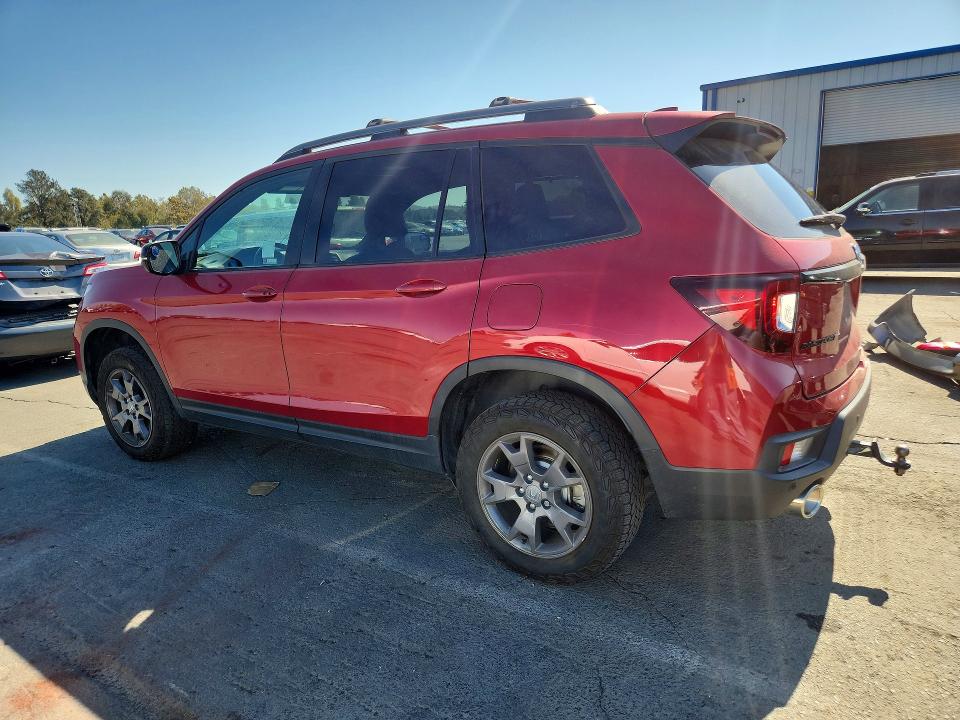 Photo 2 from auction – 2024 HONDA PASSPORT with VIN 5FNYF8H68RB009584