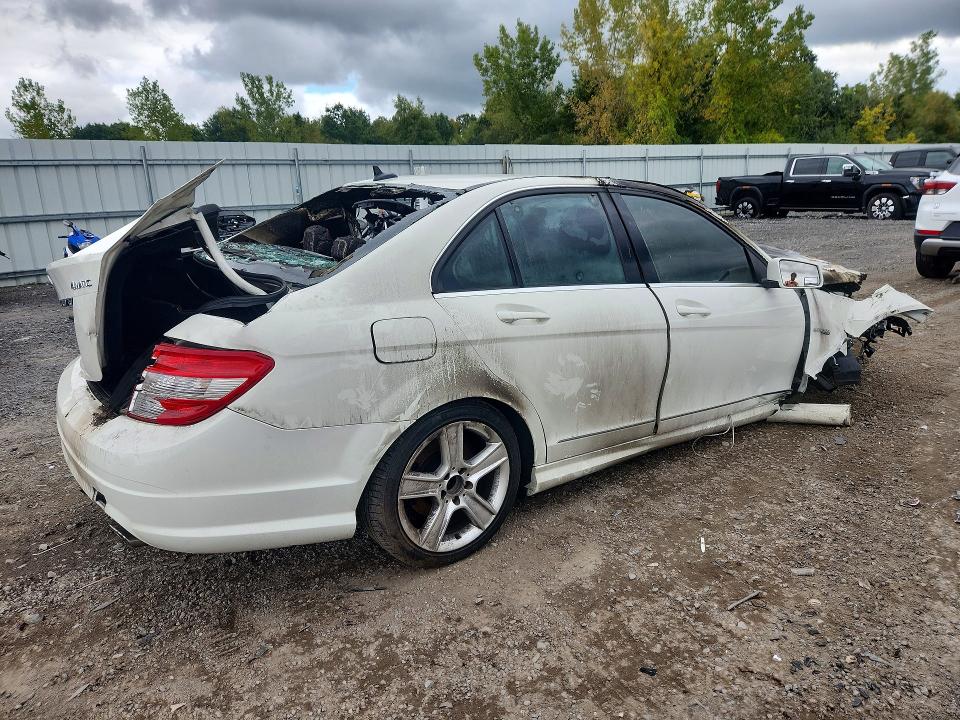 Photo 3 from auction – 2010 MERCEDES-BENZ C with VIN WDDGF8BB5AR122950