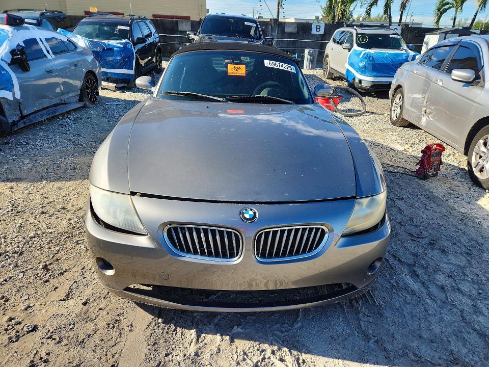Zdjęcie 5 z aukcji – 2005 BMW Z4 z VIN 4USBT53545LT28140