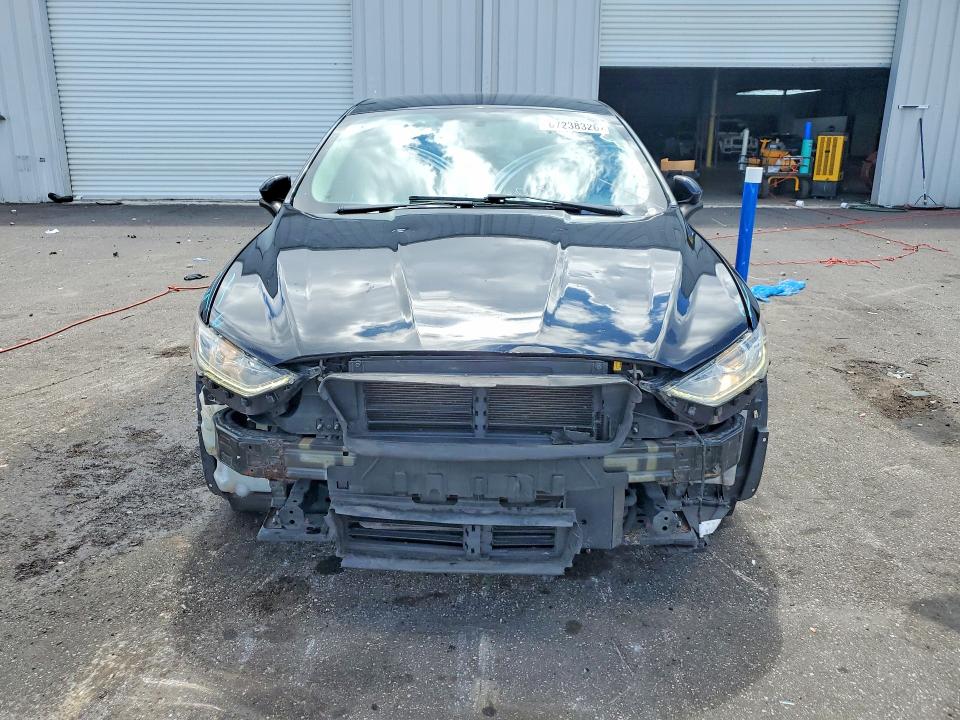 Photo 5 from auction – 2017 FORD FUSION with VIN 3FA6P0LU6HR300082