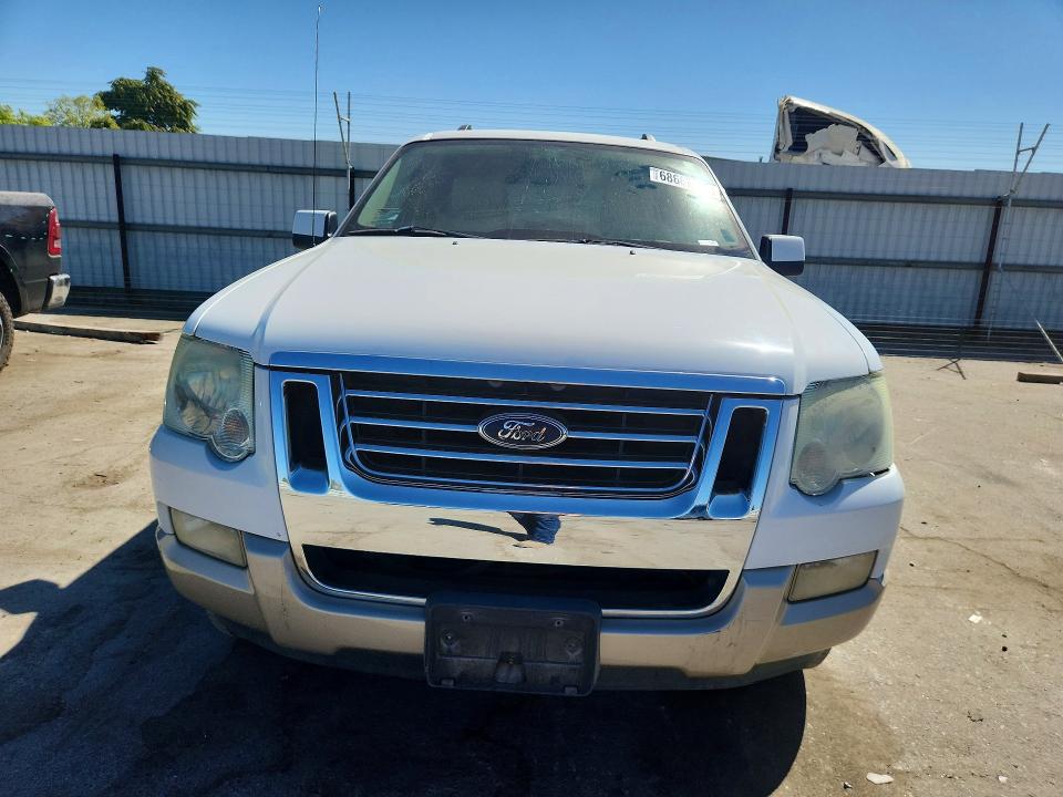 Photo 5 from auction – 2006 FORD EXPLORER with VIN 1FMEU64E46UB25504