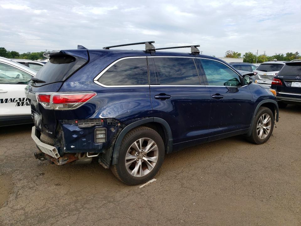 Photo 3 from auction – 2015 TOYOTA HIGHLANDER with VIN 5TDBKRFH1FS116687
