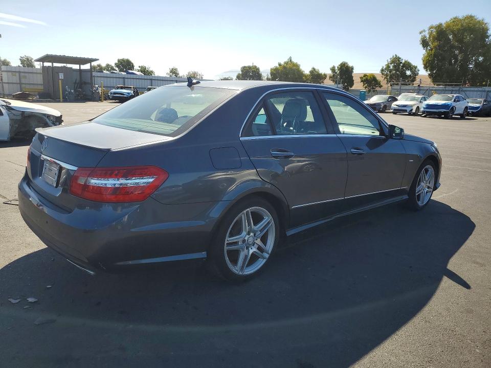 Zdjęcie 3 z aukcji – 2012 MERCEDES-BENZ E z VIN WDDHF5KB2CA603632