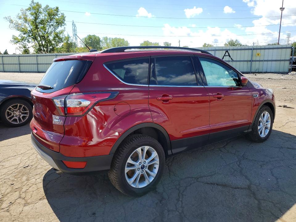 Photo 3 from auction – 2017 FORD ESCAPE with VIN 1FMCU9GD9HUA12971