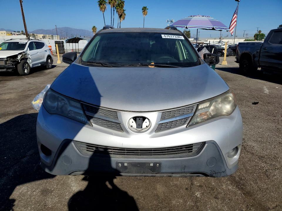 Photo 5 from auction – 2015 TOYOTA RAV4 with VIN JTMZFREV8FJ025603