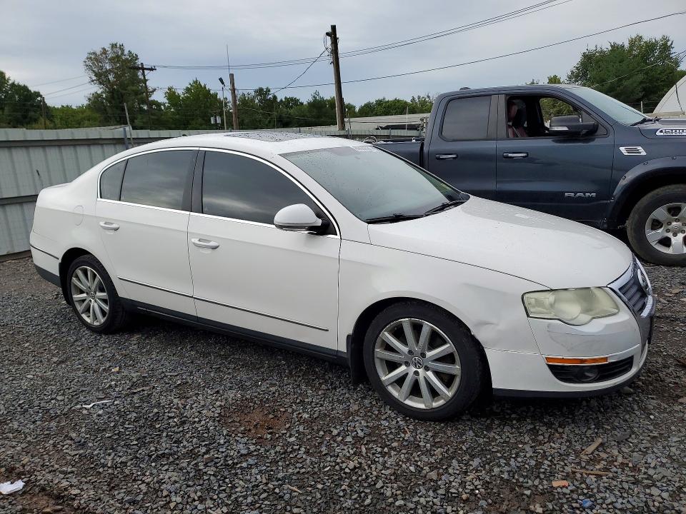 Photo 4 from auction – 2010 VOLKSWAGEN PASSAT with VIN WVWJM7AN7AE154530