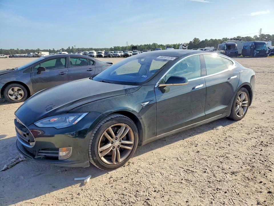 TESLA MODEL S 2013 con VIN 5YJSA1CNXDFP09108 - Foto de la subasta