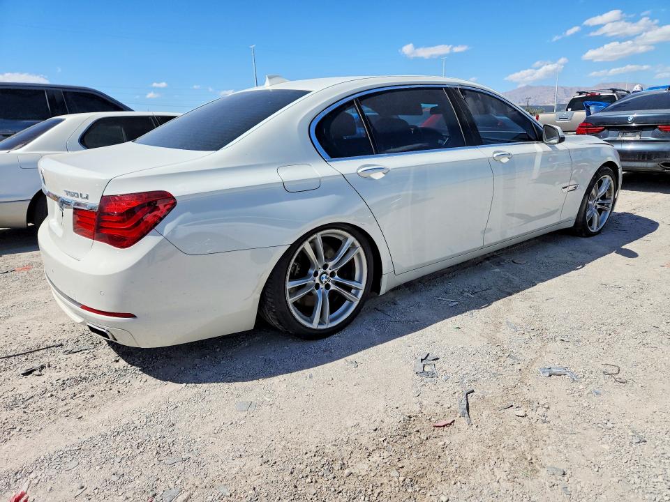 Zdjęcie 3 z aukcji – 2013 BMW 750 z VIN WBAYE8C54DDE22197