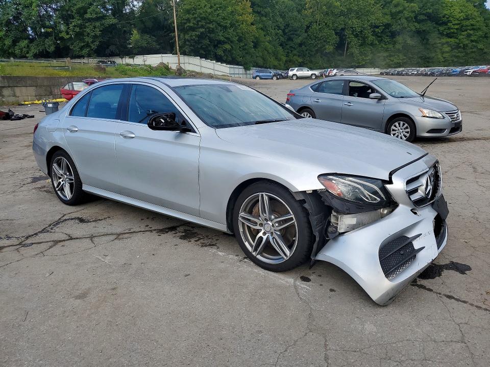 Снимка 4 от търг – 2017 MERCEDES-BENZ E с VIN WDDZF4KB0HA102986