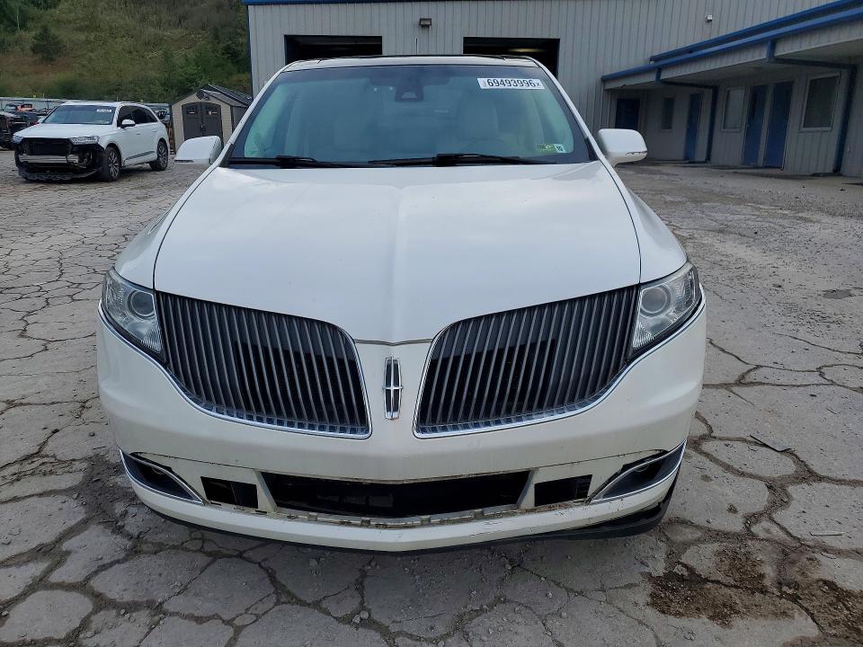 Photo 5 from auction – 2015 LINCOLN MKT with VIN 2LMHJ5AT7FBL02589