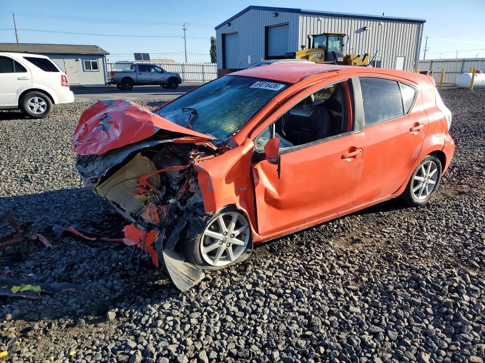 TOYOTA PRIUS C 2012 with VIN JTDKDTB33C1010431 - Photo from auction
