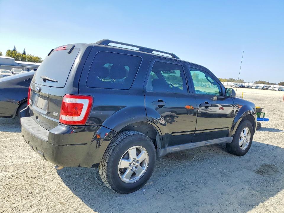 صورة رقم 3 من المزاد - 2011 FORD ESCAPE مع VIN 1FMCU0DG4BKA33885