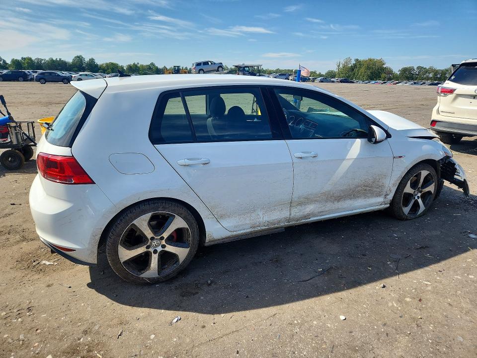 Снимка 3 от търг – 2016 VOLKSWAGEN GTI с VIN 3VW5T7AU7GM038692