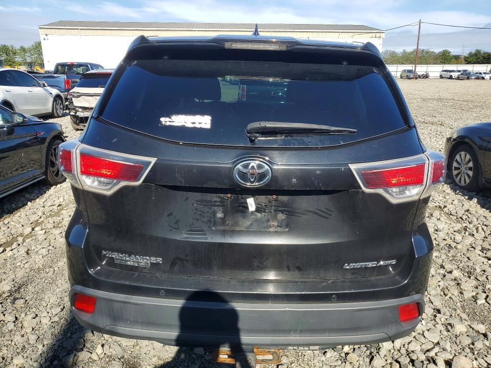 Снимка 6 от търг – 2015 TOYOTA HIGHLANDER с VIN 5TDDKRFH9FS133374